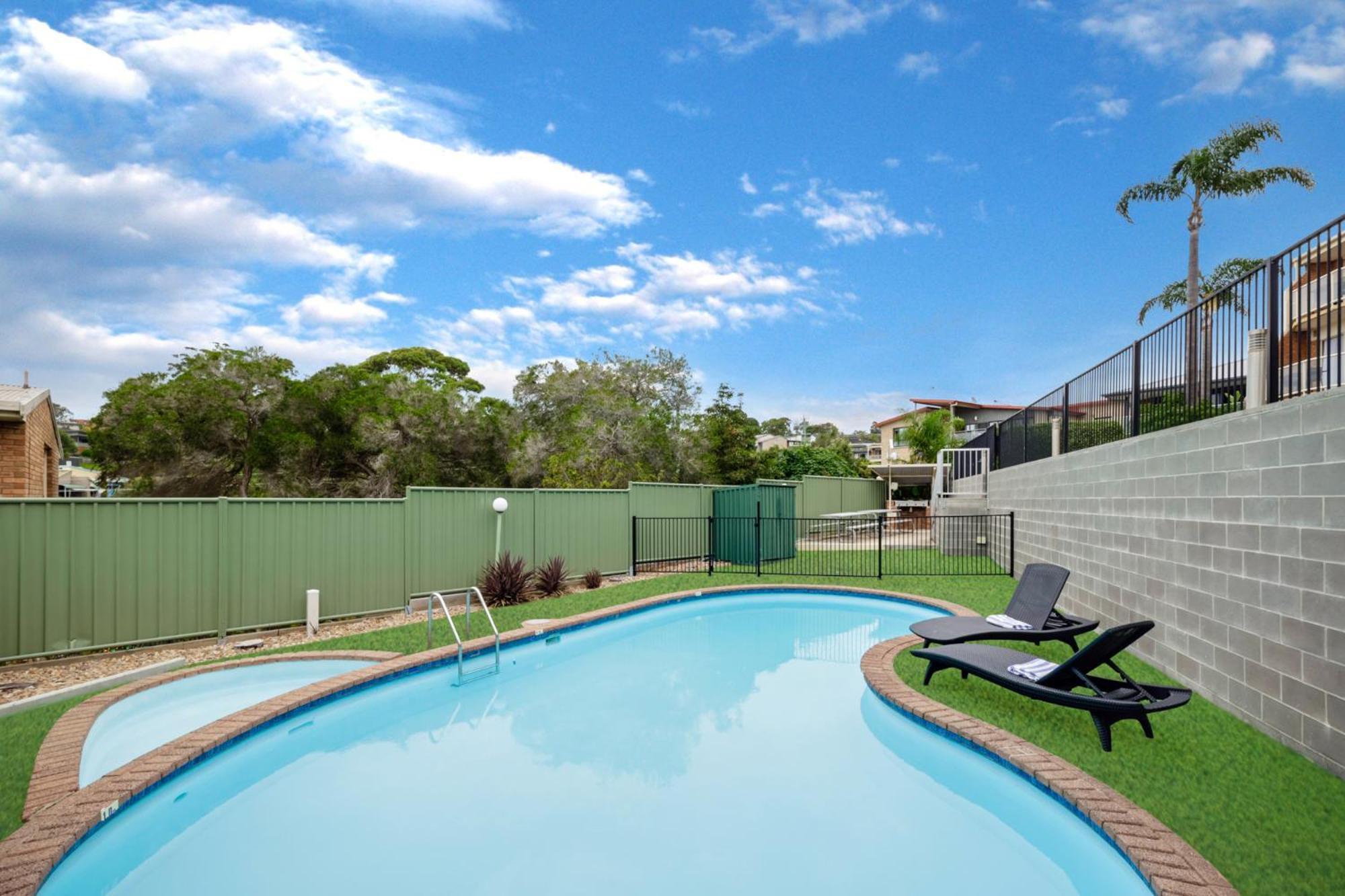 Sapphire Waters Motor Inn Merimbula Exterior photo
